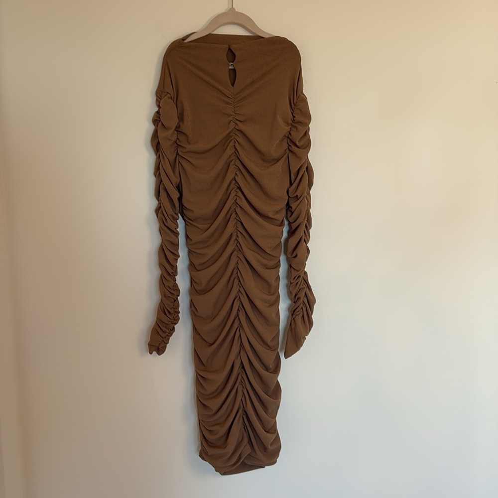 Astr Brown Ruched Mini Dress - Picture 4 of 8
